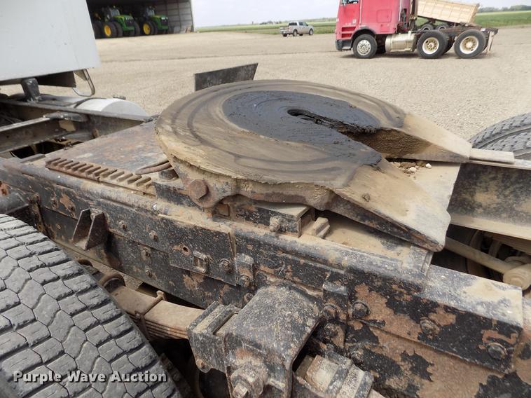 image for item ER9085 1984 Kenworth W900 semi truck