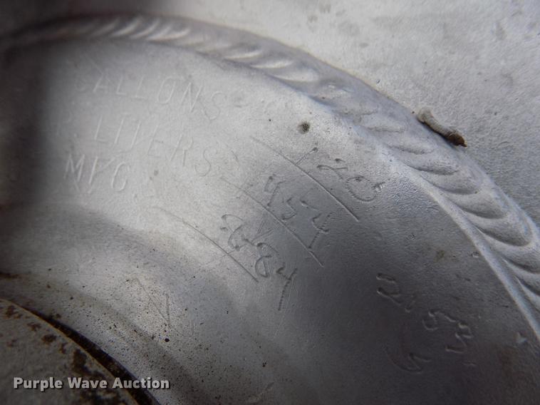 image for item ER9085 1984 Kenworth W900 semi truck