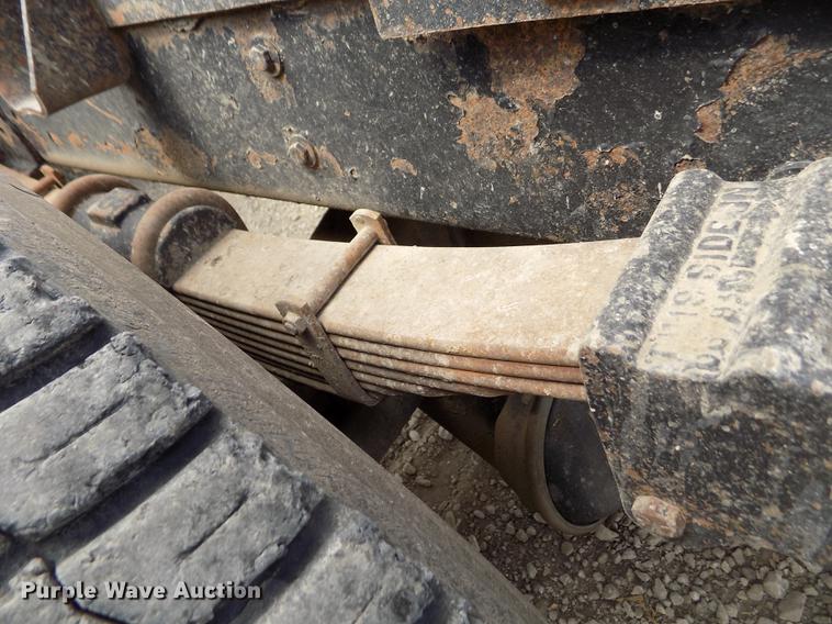 image for item ER9085 1984 Kenworth W900 semi truck