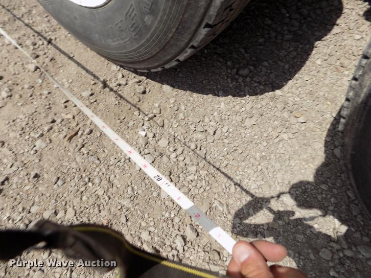 image for item ER9085 1984 Kenworth W900 semi truck