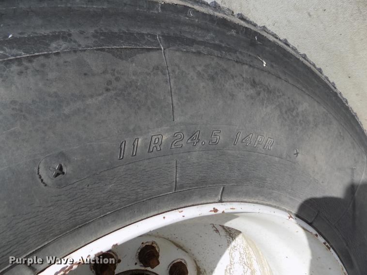 image for item ER9085 1984 Kenworth W900 semi truck