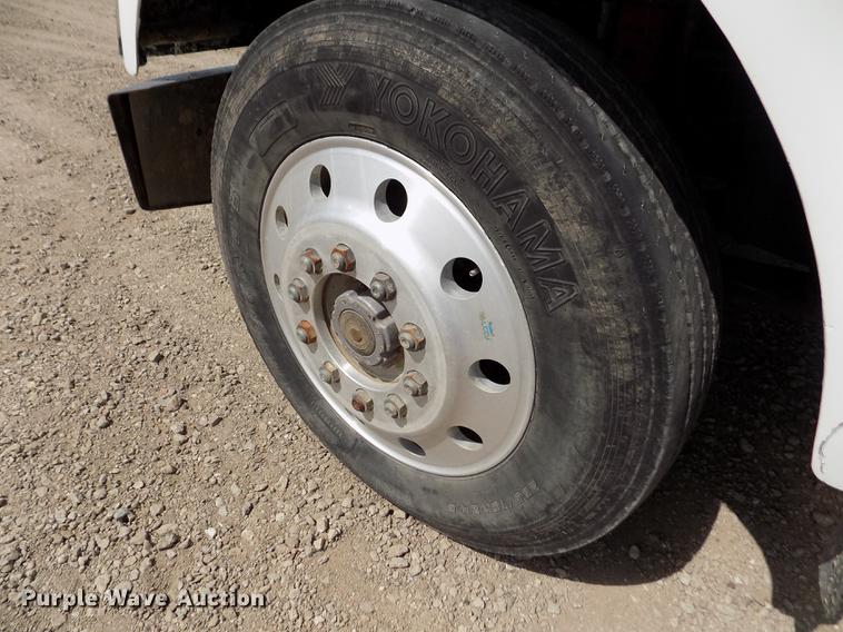 image for item ER9085 1984 Kenworth W900 semi truck