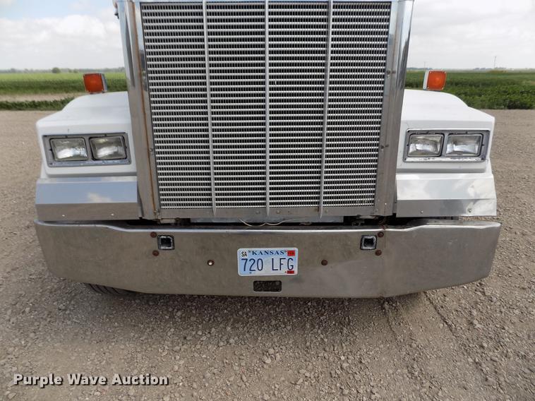 image for item ER9085 1984 Kenworth W900 semi truck