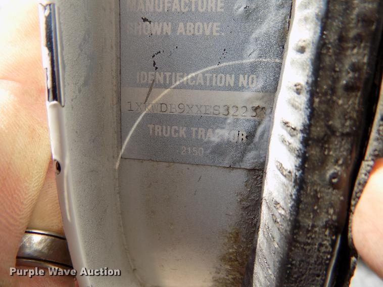 image for item ER9085 1984 Kenworth W900 semi truck