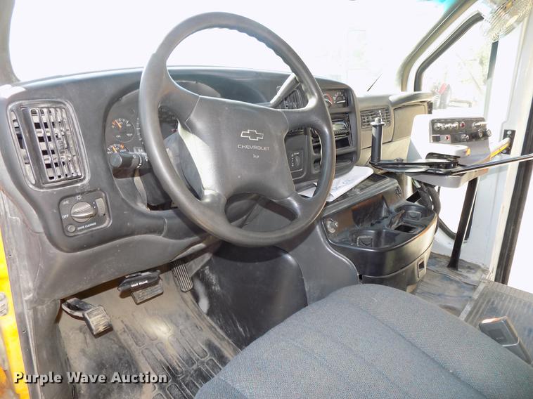 image for item DB8594 2002 Chevrolet Express G3500 school bus