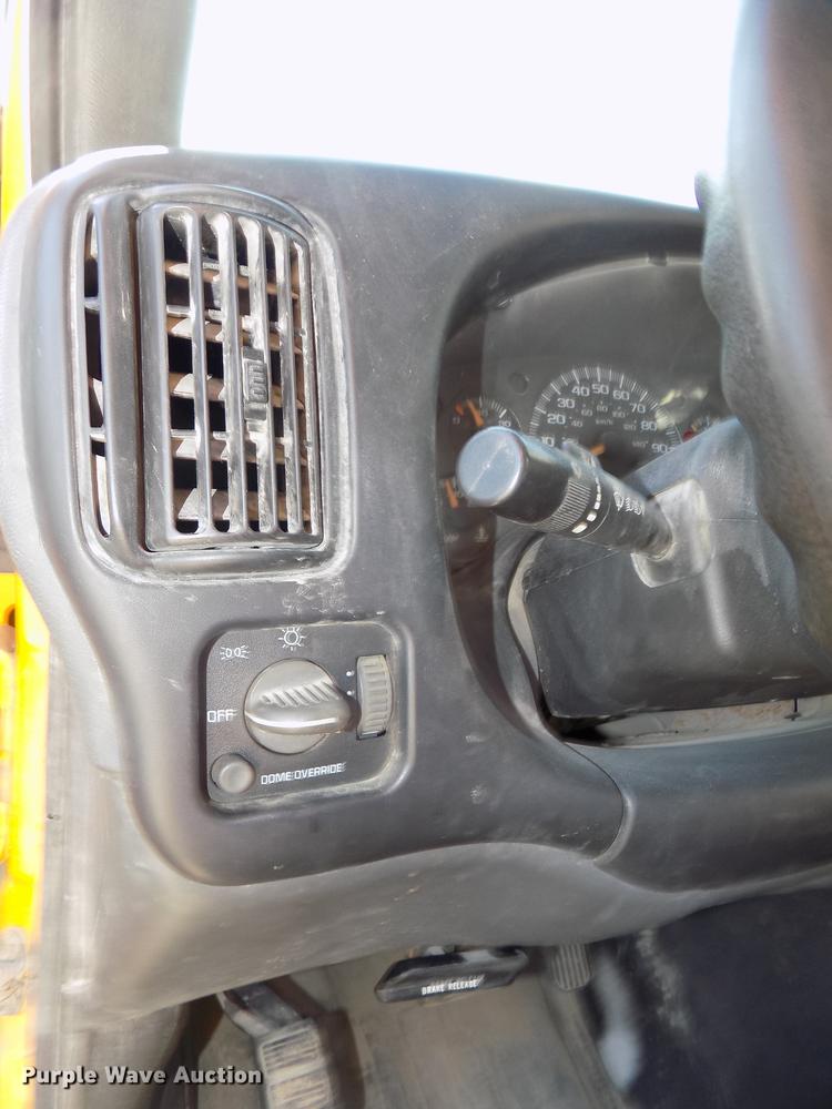 image for item DB8594 2002 Chevrolet Express G3500 school bus