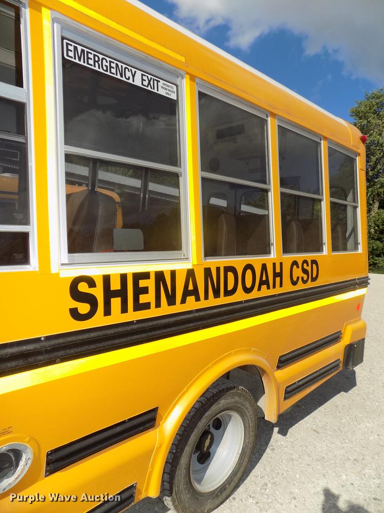 image for item DB8594 2002 Chevrolet Express G3500 school bus