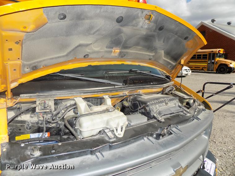 image for item DB8594 2002 Chevrolet Express G3500 school bus