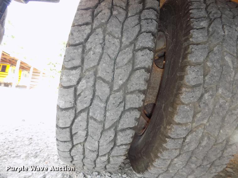 image for item DB8594 2002 Chevrolet Express G3500 school bus