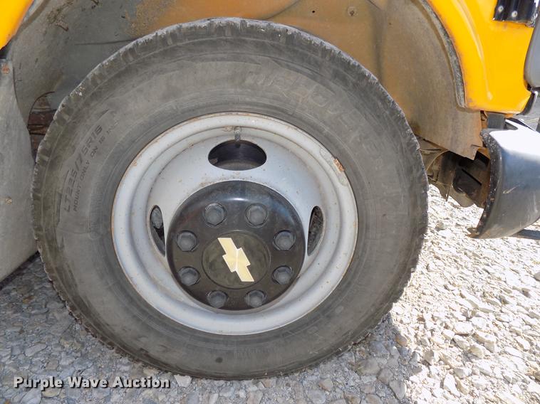 image for item DB8594 2002 Chevrolet Express G3500 school bus