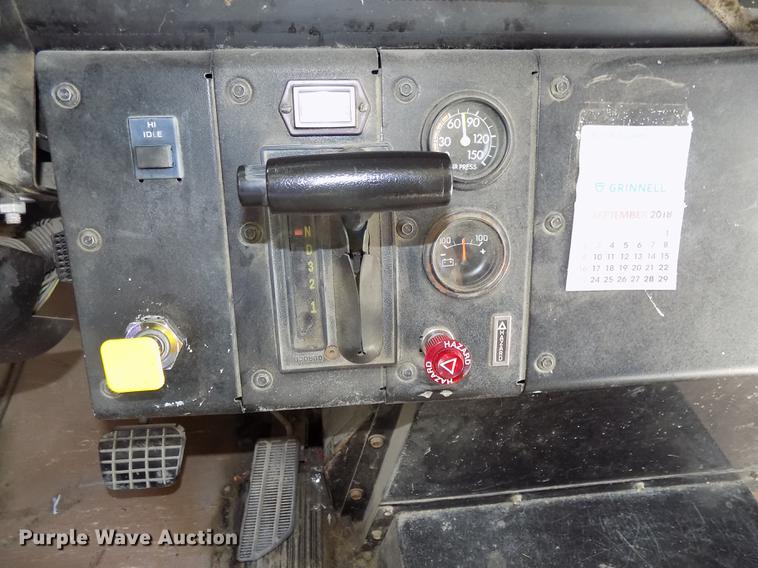 image for item DB8595 2001 Chevrolet CV200C school bus