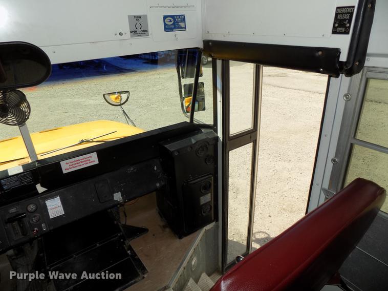 image for item DB8595 2001 Chevrolet CV200C school bus