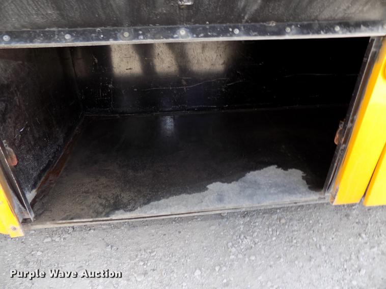 image for item DB8595 2001 Chevrolet CV200C school bus