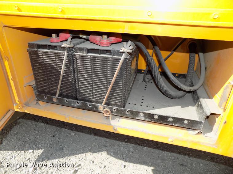 image for item DB8595 2001 Chevrolet CV200C school bus