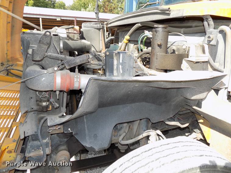 image for item DB8595 2001 Chevrolet CV200C school bus