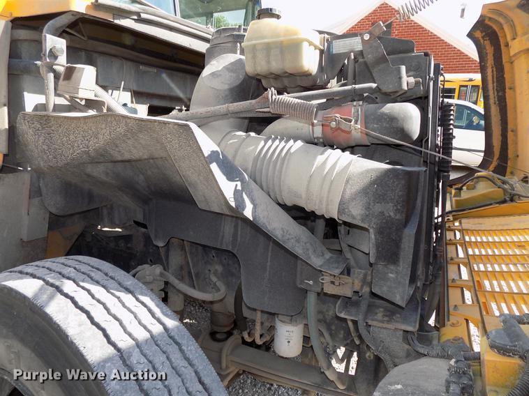 image for item DB8595 2001 Chevrolet CV200C school bus