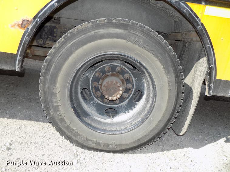 image for item DB8595 2001 Chevrolet CV200C school bus