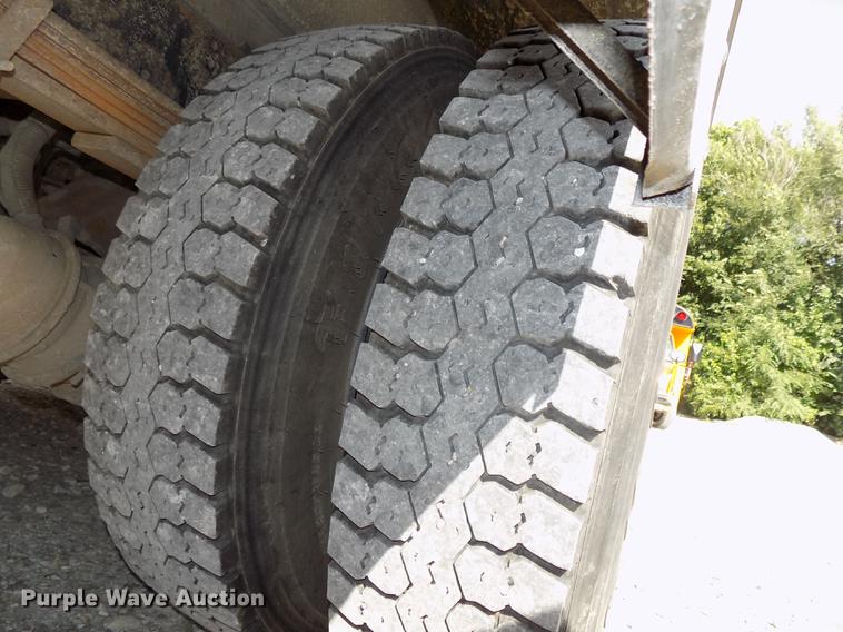 image for item DB8595 2001 Chevrolet CV200C school bus