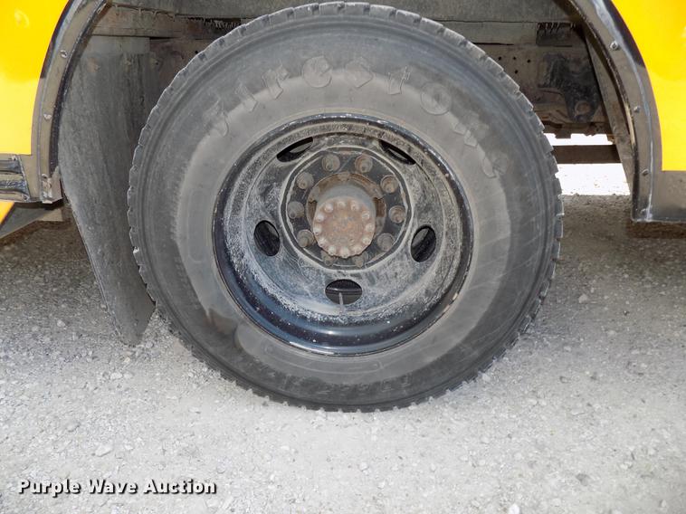 image for item DB8595 2001 Chevrolet CV200C school bus