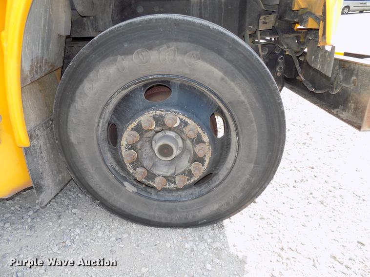 image for item DB8595 2001 Chevrolet CV200C school bus