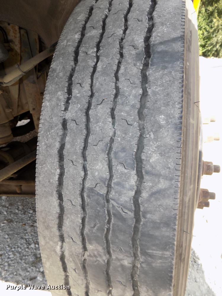 image for item DB8595 2001 Chevrolet CV200C school bus