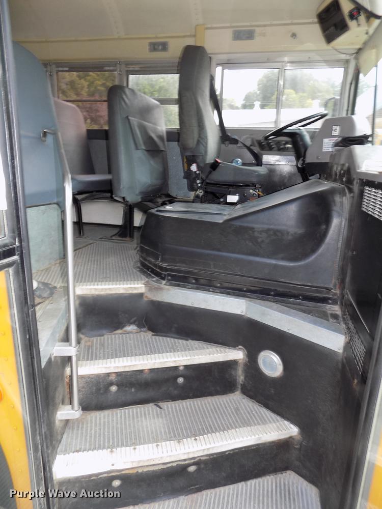 image for item DB8596 2005 International FE school bus