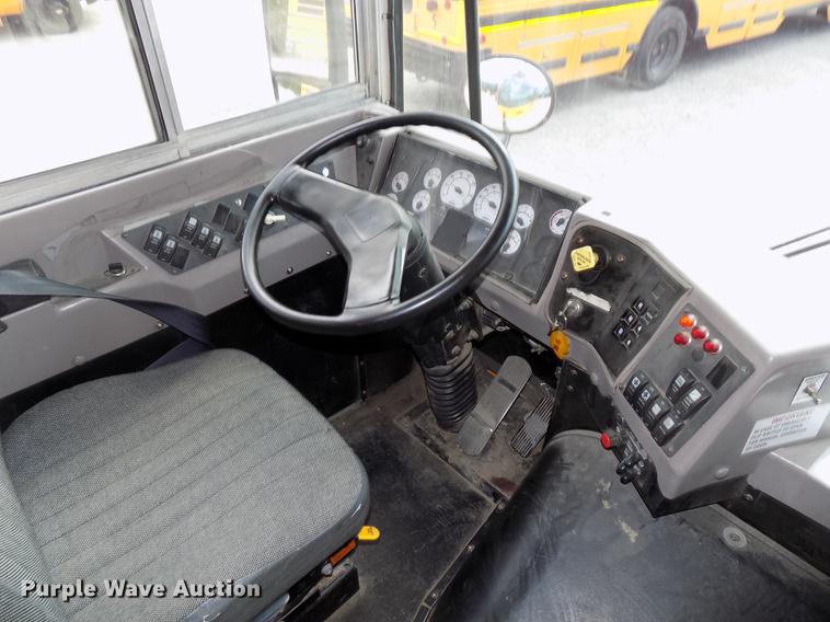 image for item DB8596 2005 International FE school bus