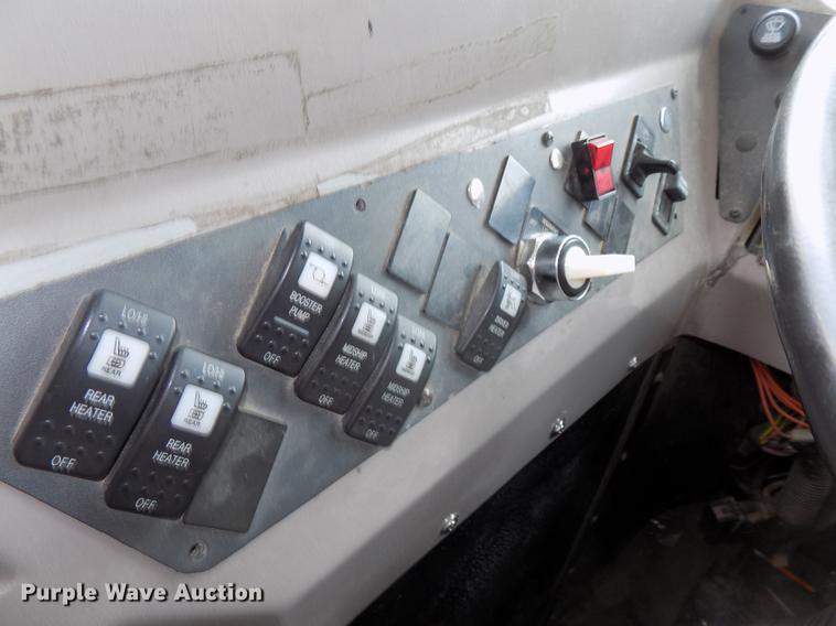 image for item DB8596 2005 International FE school bus