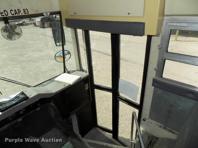 image for item DB8596 2005 International FE school bus