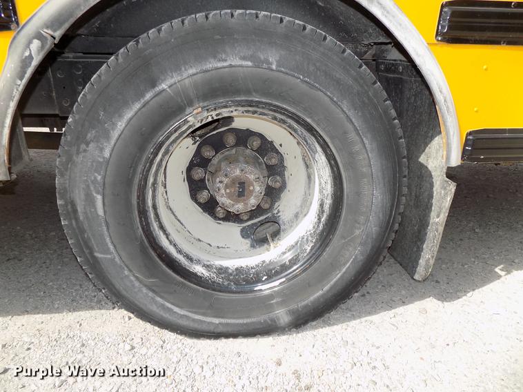 image for item DB8596 2005 International FE school bus