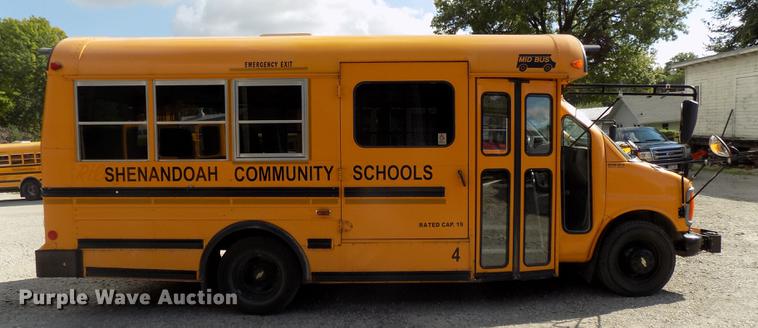 image for item DB8597 2000 Chevrolet Express school bus
