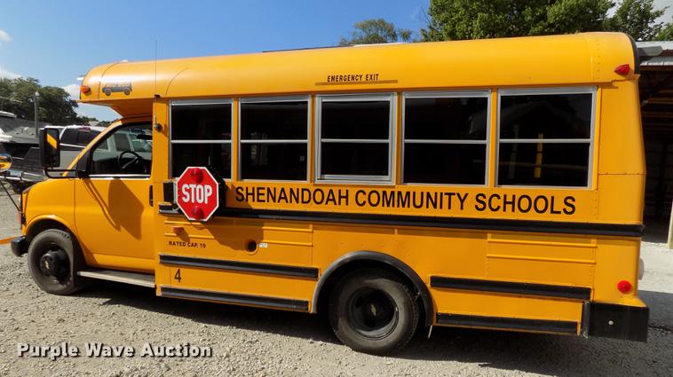 image for item DB8597 2000 Chevrolet Express school bus