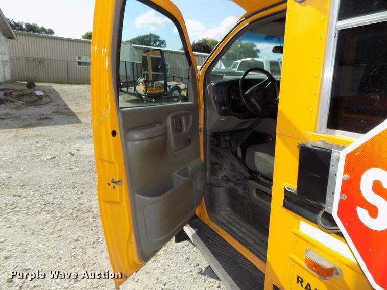 image for item DB8597 2000 Chevrolet Express school bus