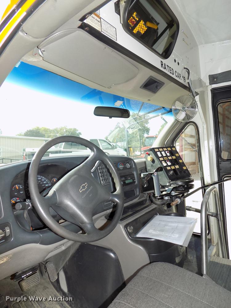 image for item DB8597 2000 Chevrolet Express school bus