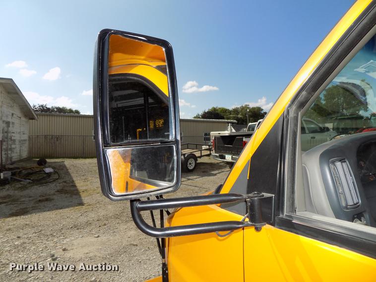 image for item DB8597 2000 Chevrolet Express school bus