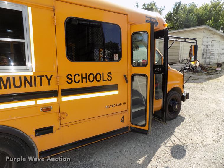 image for item DB8597 2000 Chevrolet Express school bus