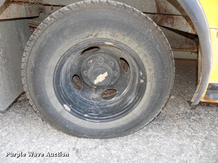 image for item DB8597 2000 Chevrolet Express school bus