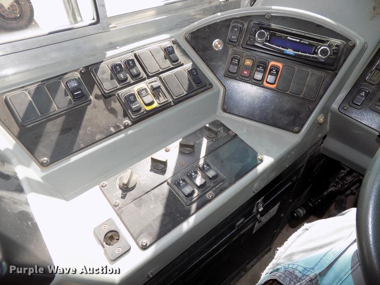 image for item DB8600 2008 Blue Bird Vision school bus