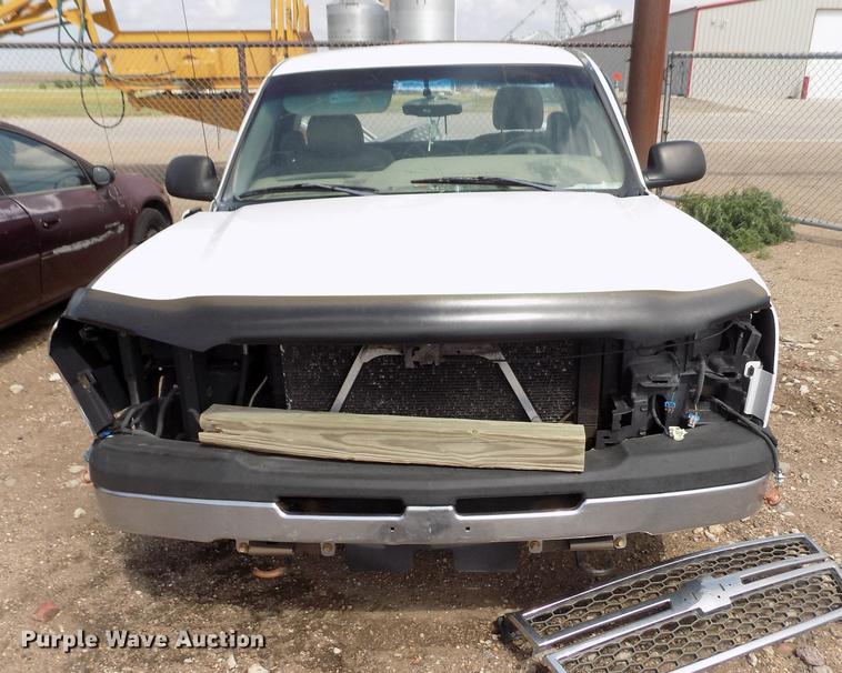image for item DB9207 2003 Chevrolet Silverado 1500 pickup truck