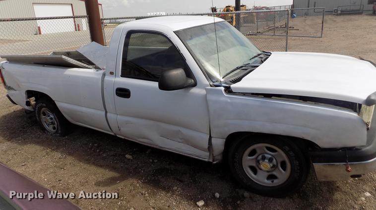image for item DB9207 2003 Chevrolet Silverado 1500 pickup truck