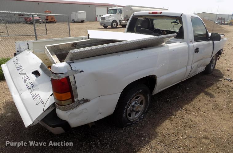 image for item DB9207 2003 Chevrolet Silverado 1500 pickup truck