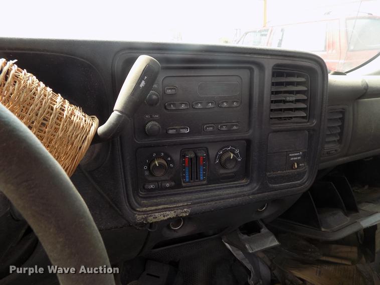 image for item DB9207 2003 Chevrolet Silverado 1500 pickup truck