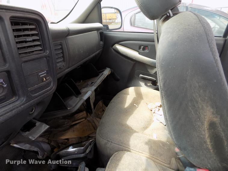 image for item DB9207 2003 Chevrolet Silverado 1500 pickup truck