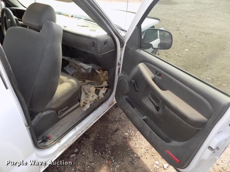 image for item DB9207 2003 Chevrolet Silverado 1500 pickup truck