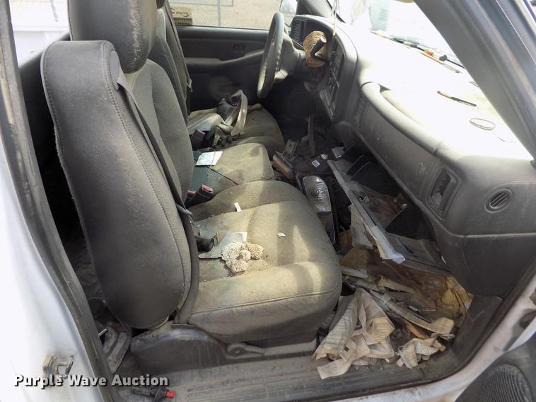 image for item DB9207 2003 Chevrolet Silverado 1500 pickup truck