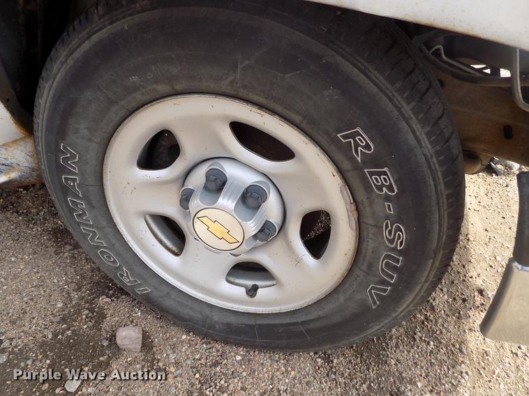 image for item DB9207 2003 Chevrolet Silverado 1500 pickup truck