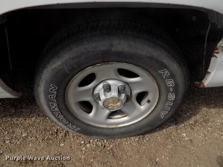 image for item DB9207 2003 Chevrolet Silverado 1500 pickup truck