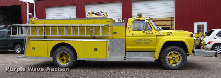image for item DD4284 1979 Ford F700 fire truck