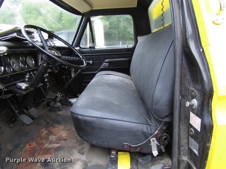 image for item DD4284 1979 Ford F700 fire truck