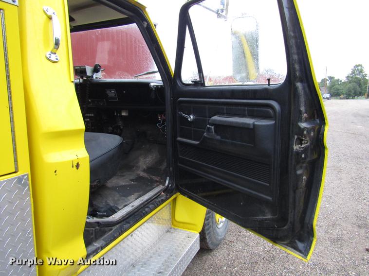 image for item DD4284 1979 Ford F700 fire truck